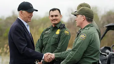 Biden se acerca a líderes republicanos para que apoyen ley sobre frontera Biden se acerca a líderes republicanos para que apoyen ley sobre frontera