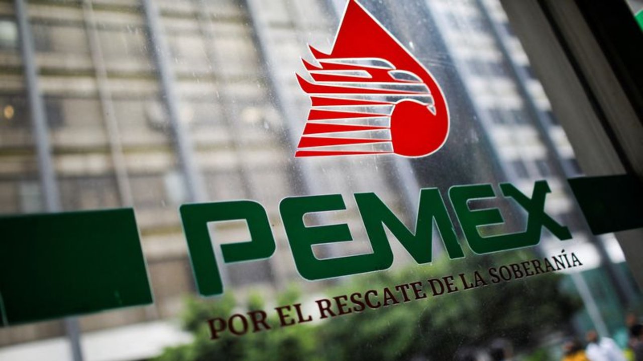 Producción de crudo de mexicana de Pemex sigue en caída, perfora piso de 1.5 millón bpd: reporte