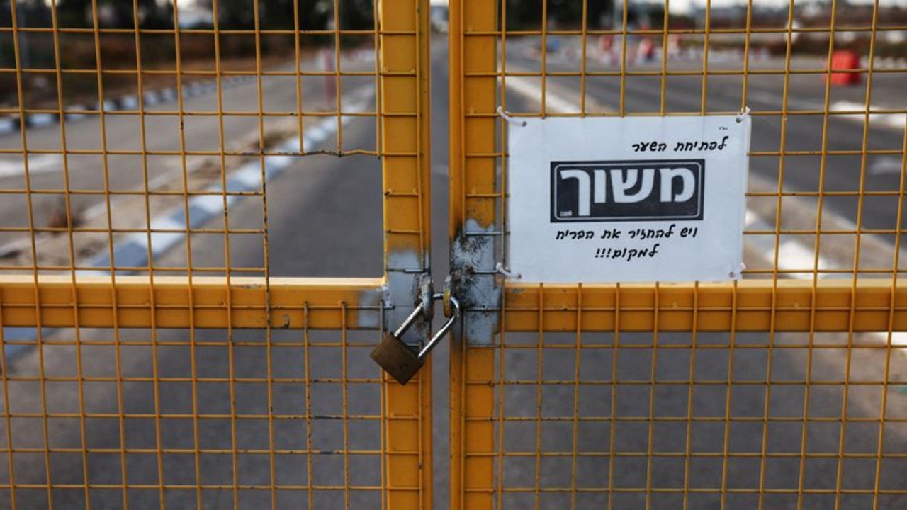 Los alimentos para Gaza se pudren al sol mientras permanece cerrado el paso fronterizo de Ráfah