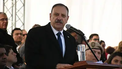 Quintela anunció un aumento salarial de 80 mil pesos para más sectores estatales Quintela anunció un aumento salarial de 80 mil pesos para más sectores estatales