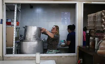 Alarma en los barrios populares: el 74% de los hogares no logra cubrir sus gastos mínimos | Crisis económica