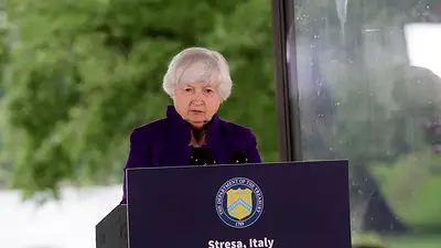 Yellen dice que el plan de préstamo a Ucrania cuenta con apoyo, pero que hay que seguir trabajando Yellen dice que el plan de préstamo a Ucrania cuenta con apoyo, pero que hay que seguir trabajando