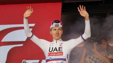 Pogacar gana el Giro de Italia en su debut y Merlier se impone en la última etapa