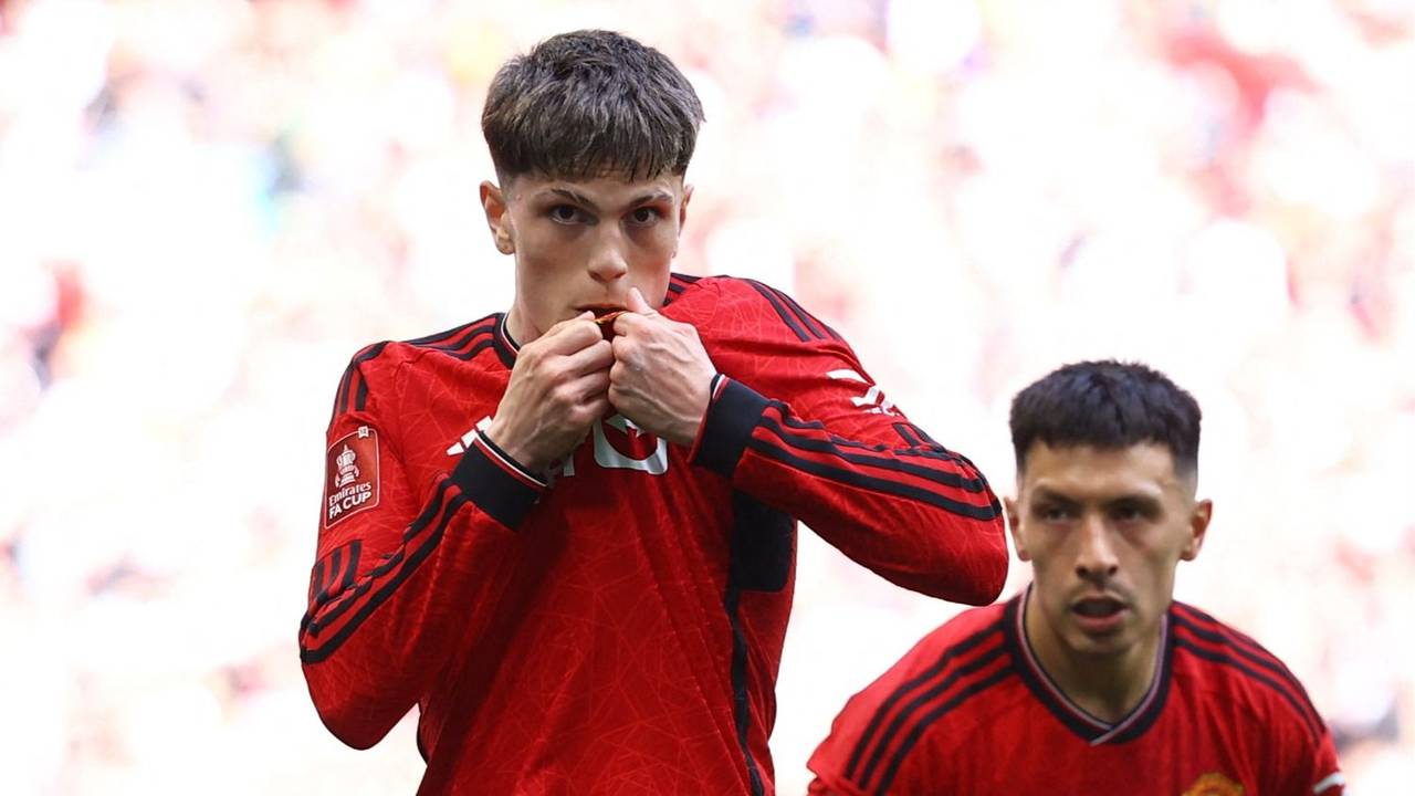 Manchester United; Alejandro Garnacho, Lisandro Martínez