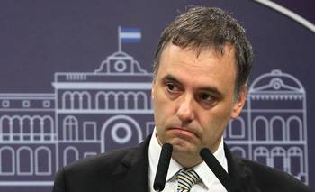 Un video viral en Jamaica se suma a una semana complicada para Adorni | Video