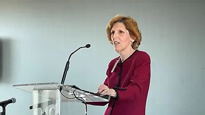 Mester dice que a las declaraciones de la Fed les hace falta algo más de extensión Mester dice que a las declaraciones de la Fed les hace falta algo más de extensión