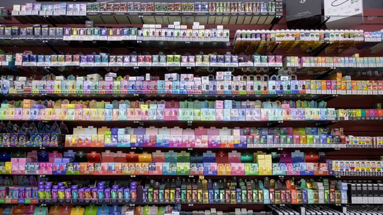 Químicos en vaporizadores en EEUU pueden ser más adictivos que la nicotina: FDA