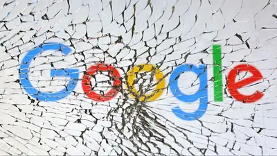 Logo de Google destruyéndose Logo de Google destruyéndose