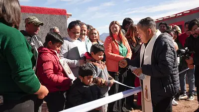 Quintela encabezó una nueva entrega de viviendas como parte del Plan Angelelli Quintela encabezó una nueva entrega de viviendas como parte del Plan Angelelli