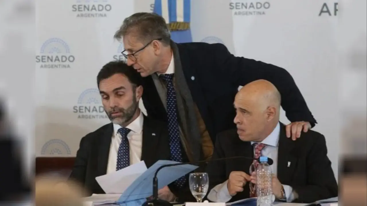 Firmas, hacedores y tensiones: lo que dejó el acuerdo por la Ley Bases en el Senado