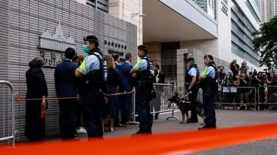 CRONOLOGÍA Juicio histórico de seguridad nacional en Hong Kong contra 47 demócratas CRONOLOGÍA Juicio histórico de seguridad nacional en Hong Kong contra 47 demócratas