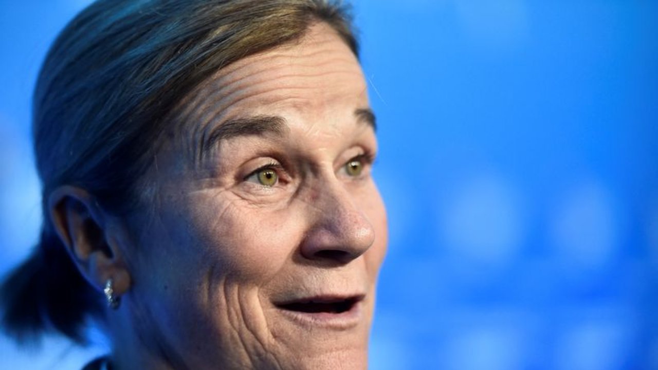 DT Ellis aplaude nuevas normas de FIFA sobre embarazo, adopción y menstruación