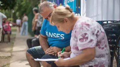Empleado de Anses. Empleado de Anses.