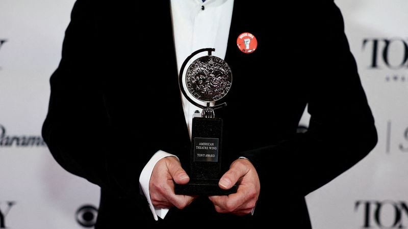 "Buena Vista Social Club", "Maybe Happy Ending" y "Death Becomes Her" lideran nominaciones al Tony 2025