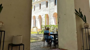 El rincón de Buenos Aires que guarda siglos de historia y ofrece un lindo café “escondido”