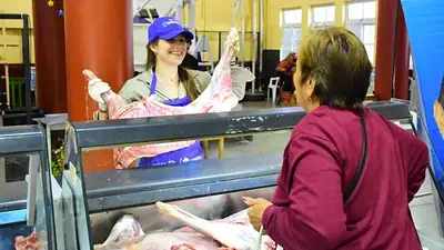 Por el Día del Trabajador, el Gobierno lanzó ferias con productos regionales a precios económicos Por el Día del Trabajador, el Gobierno lanzó ferias con productos regionales a precios económicos
