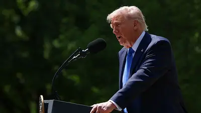 Trump dice que hay que dejar de comprar petróleo iraní y amenaza con sanciones a clientes Trump dice que hay que dejar de comprar petróleo iraní y amenaza con sanciones a clientes