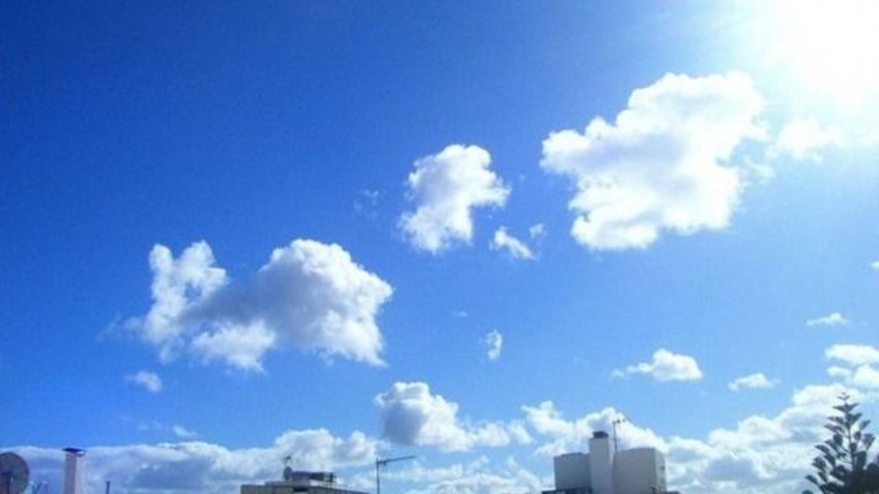 Cielo algo nublado, CABA.