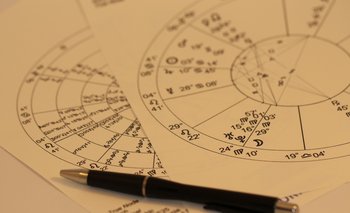 Estas son las predicciones amorosas del horóscopo negro para mayo | Horóscopo