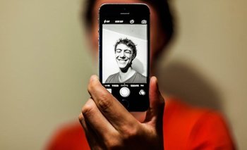 Murió la selfie en el ascensor: por qué hay que estar alerta | Virales