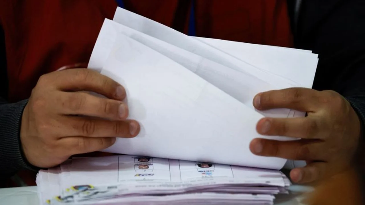 Consejo electoral de Ecuador dice recurso impugnación de resultados presidenciales es inadmisible
