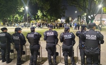 Desalojan a manteros en Chacarita con un megaoperativo policial | Ciudad