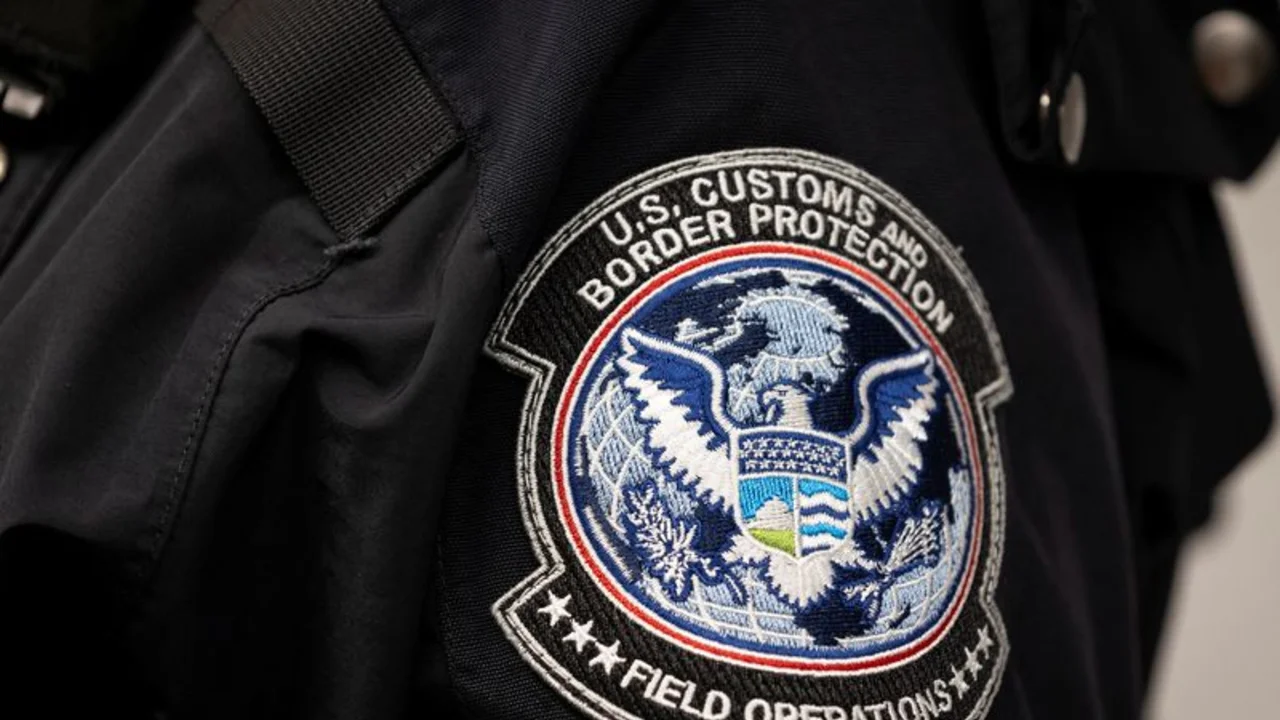 Migrante guatemalteca que dio a luz en EEUU evita deportación rápida
