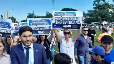 Tras la embestida de Pullaro, docentes de Santa Fe contraatacaron: "Es desubicado no reconocer la historia"