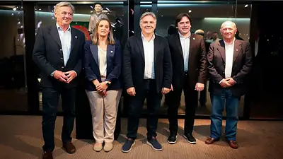 La Mesa de Enlace se reunió con Llaryora y apuntó contra Milei por las retenciones: "Necesidad urgente" La Mesa de Enlace se reunió con Llaryora y apuntó contra Milei por las retenciones: "Necesidad urgente"