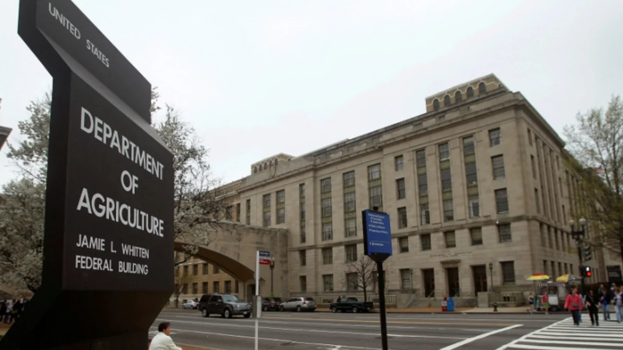 Más de 15.000 empleados del USDA se han acogido al incentivo económico de Trump para marcharse