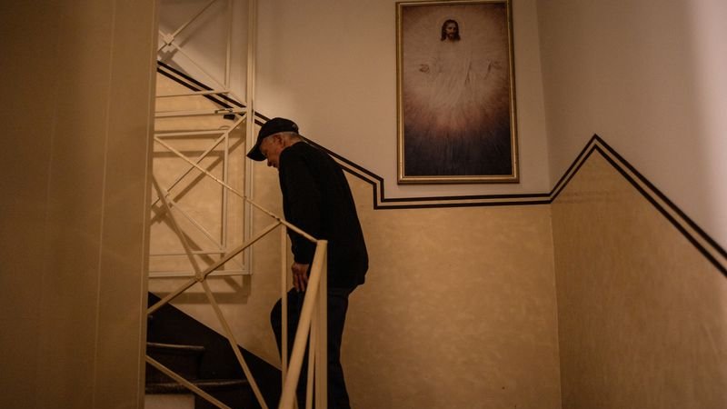 Francisco dio cobijo a los sin techo, que ahora se preguntan quién será el próximo papa
