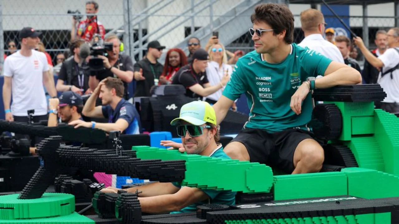 Biplazas de Lego se roban la atención en desfile antes del GP de Miami de la F1