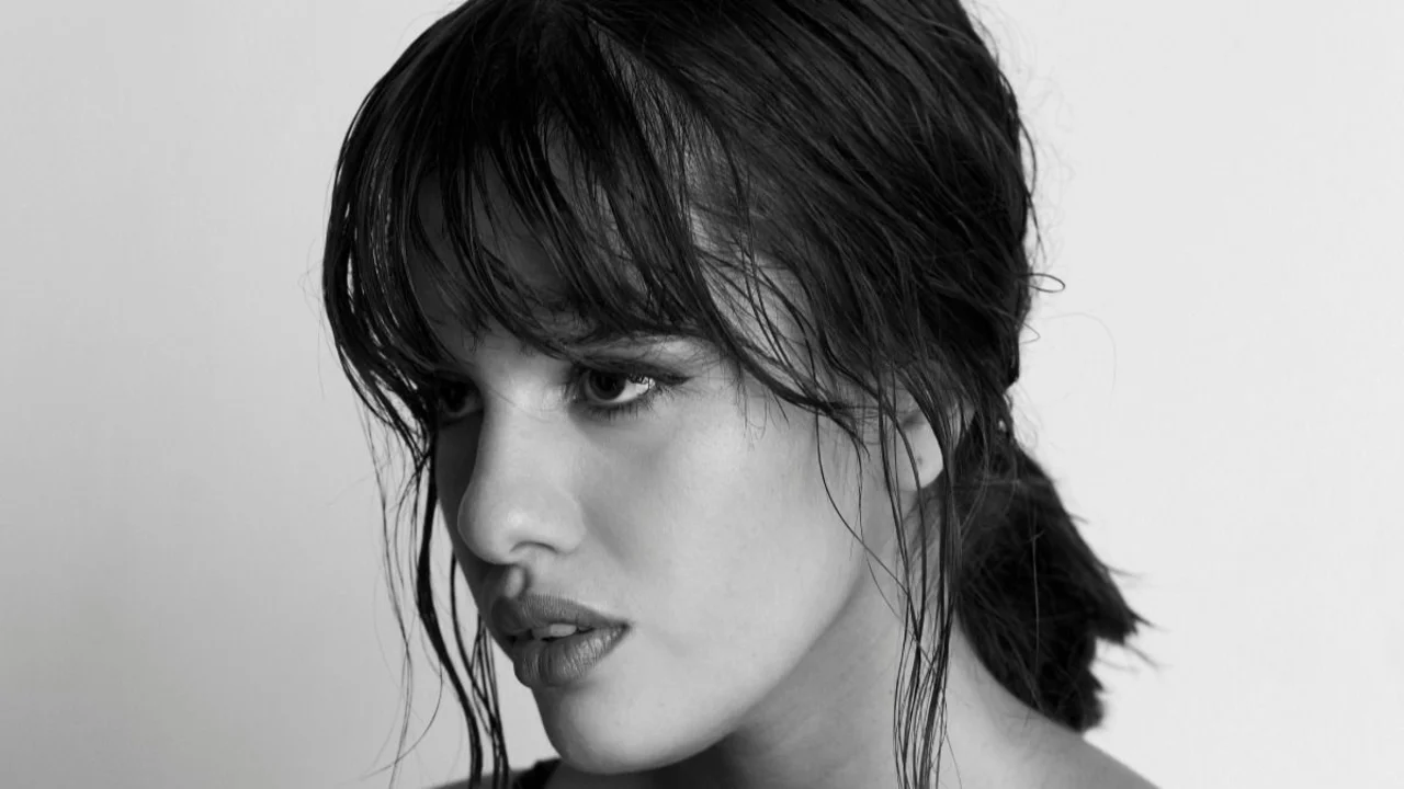 Camilú llega a Buenos Aires con “Amor de mi herida”, su tercer disco, en un show íntimo.