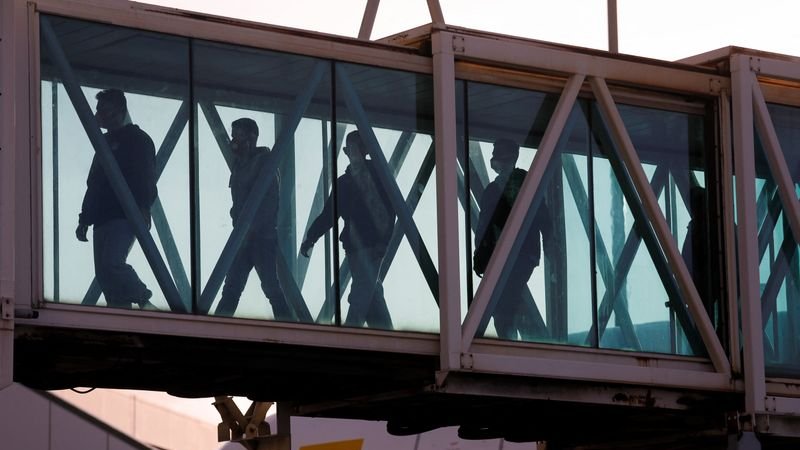 EEUU ofrece un estipendio de 1.000 dólares para animar a los inmigrantes a autodeportarse