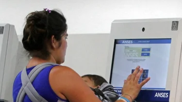 AUH mayo 2025: doble aumento confirmado por ANSES