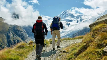 Fueron de excursión a la montaña y encontraron un millonario tesoro que data del 1800