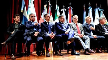 Los gobernadores se muestran juntos contra la motosierra de Milei