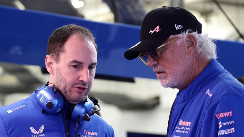 Oakes dimite como jefe de Alpine en la F1, Briatore toma el relevo