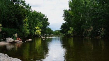 El tesoro escondido de Córdoba: dónde queda el río de aguas tibias que es ideal para visitar