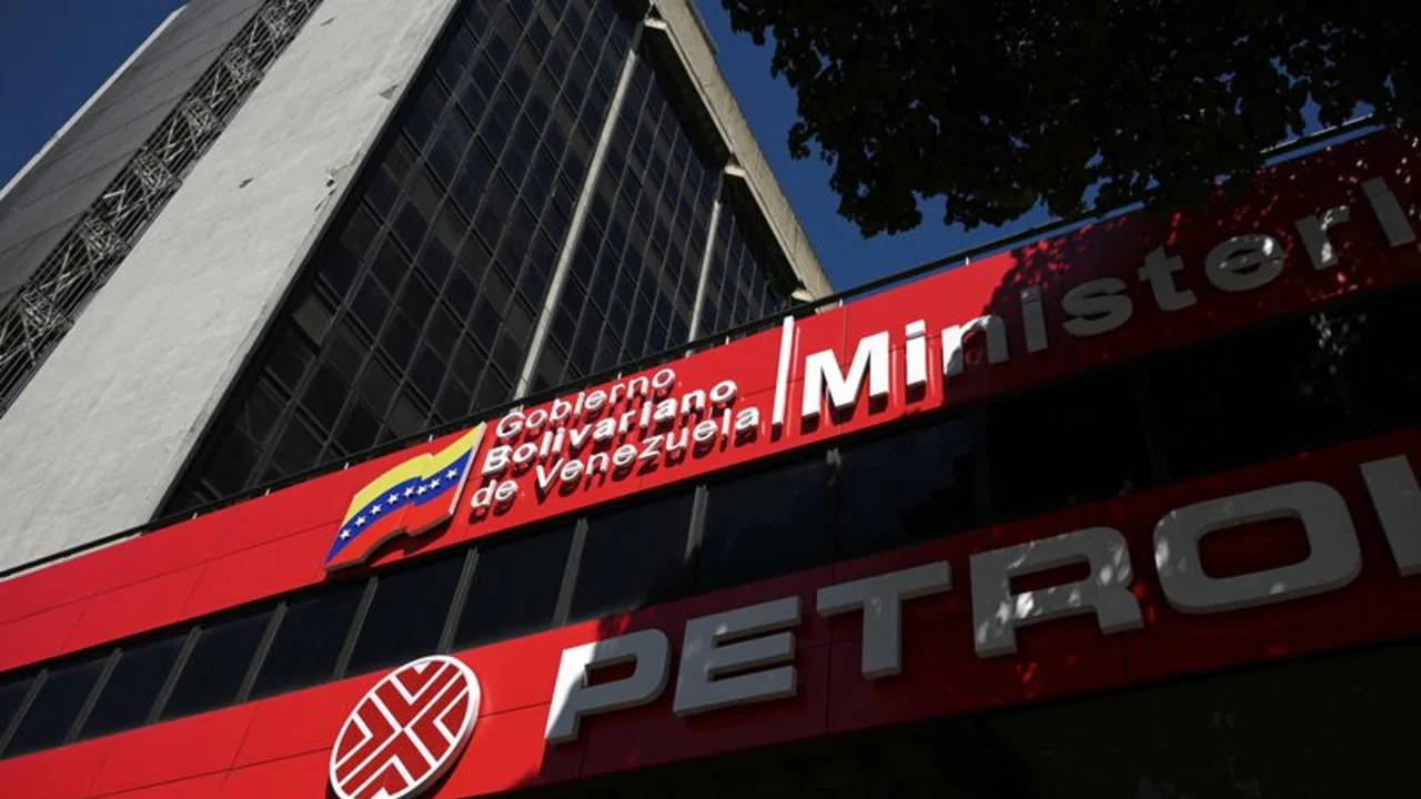 Venezuela reinicia unidad clave en producción de combustibles tras 1 año paralizada: fuentes