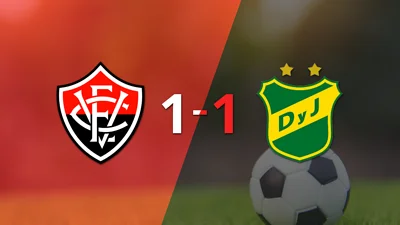 Vitória resolvió su juego de la fecha 4 del grupo B con un empate 1-1 frente a Defensa y Justicia Vitória resolvió su juego de la fecha 4 del grupo B con un empate 1-1 frente a Defensa y Justicia