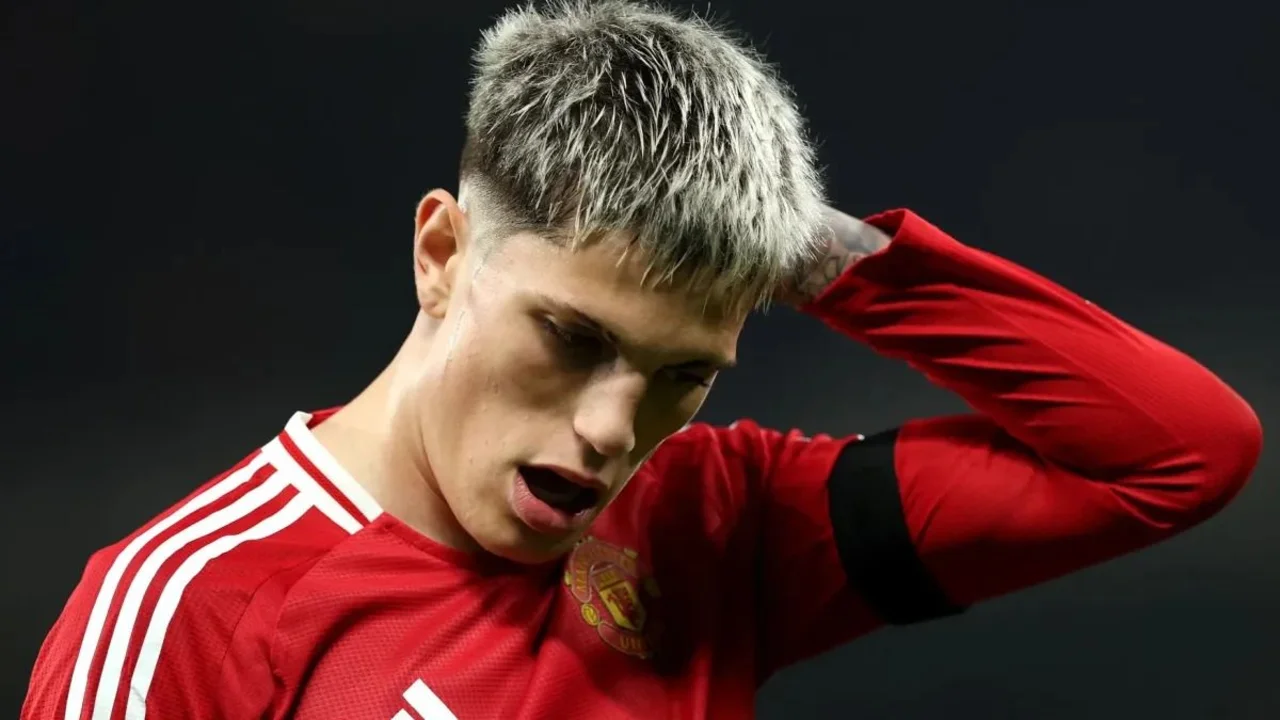 Alejandro Garnacho rompió el silencio sobre su futuro en Manchester United: "Otra manera"