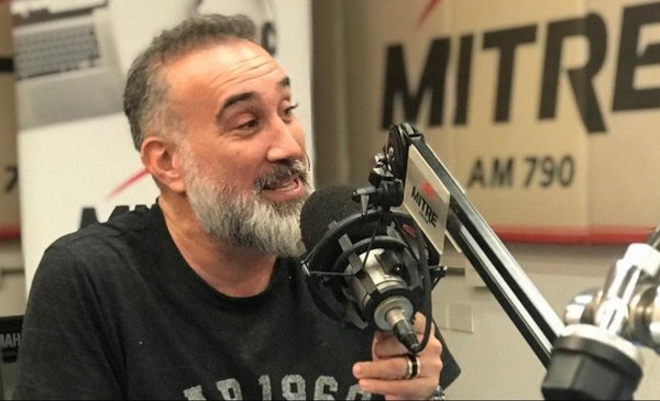 Quién es Gabriel Anello, el periodista cargado de polémicas que agravió a Boca y Riquelme