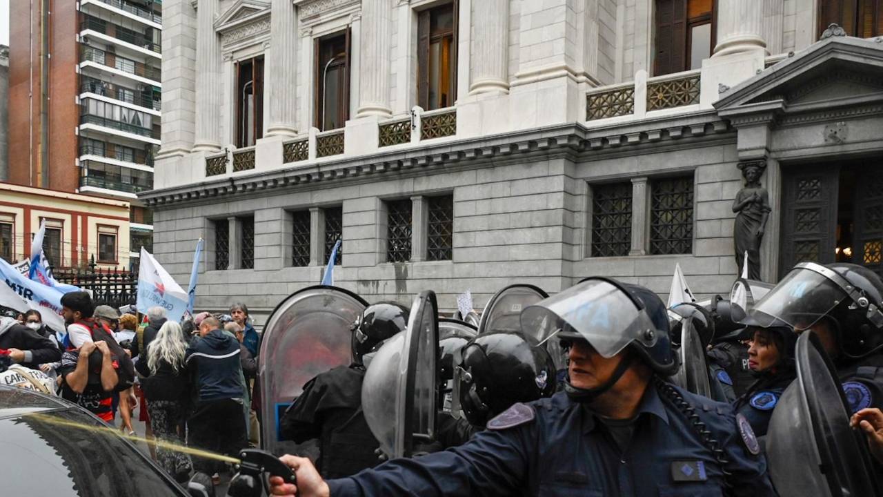 Política de represión: hubo más detenidos y heridos en los primeros seis meses de 2025 que en todo 2024