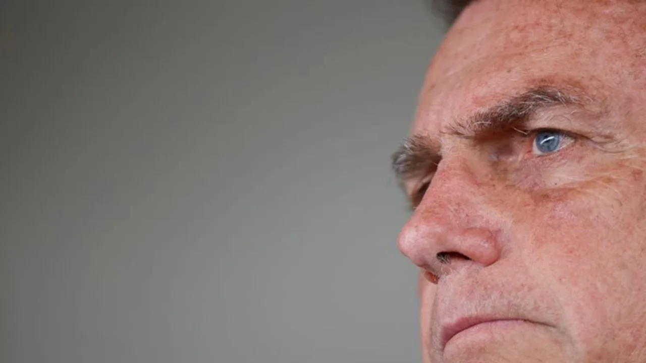 Bolsonaro participa en acto en Brasilia en defensa de amnistía pese a recomendación médica