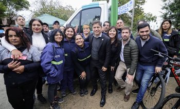  Kicillof entregó patrulleros en la localidad de Lobos y Mercedes | Axel kicillof 