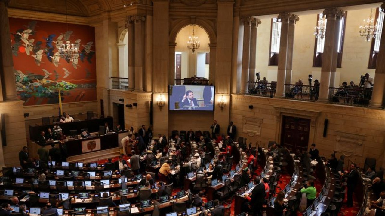 Corte de Colombia ordena captura de expresidentes de Senado y de Cámara en investigación por corrupción