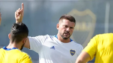 Festeja Herrón en Boca: recupera a un jugador clave para la definición del Apertura