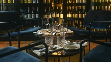 El exótico restaurante de Buenos Aires para tener un viaje sensorial entre agua, tierra y fuego: dónde queda y qué ofrece