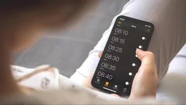 ¿Cómo evitar que Android desactive la alarma de mi celular?
